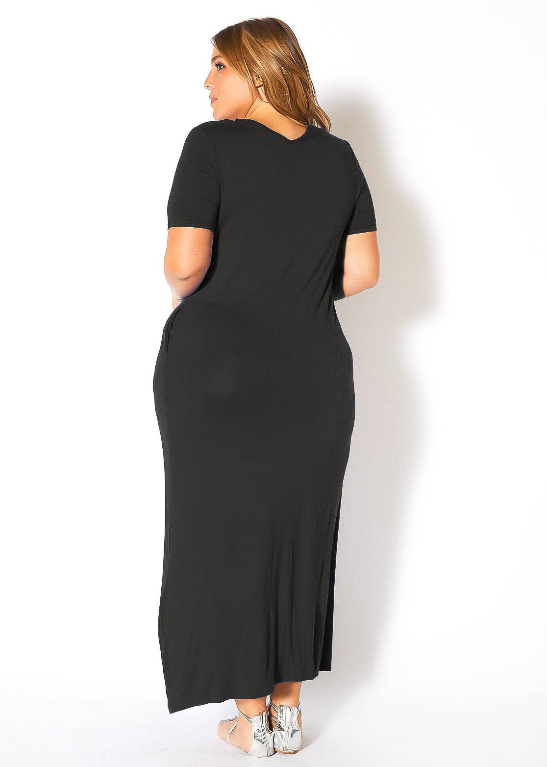 Plus Size V-neck Short Sleeve Maxi Dress With Pockets: Black /