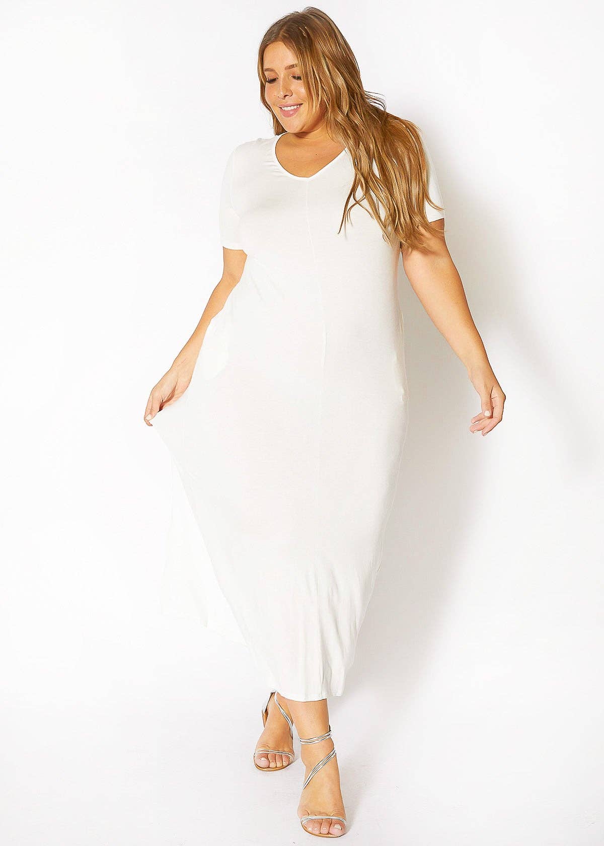 Plus Size V-neck Short Sleeve Maxi Dress With Pockets: Black /